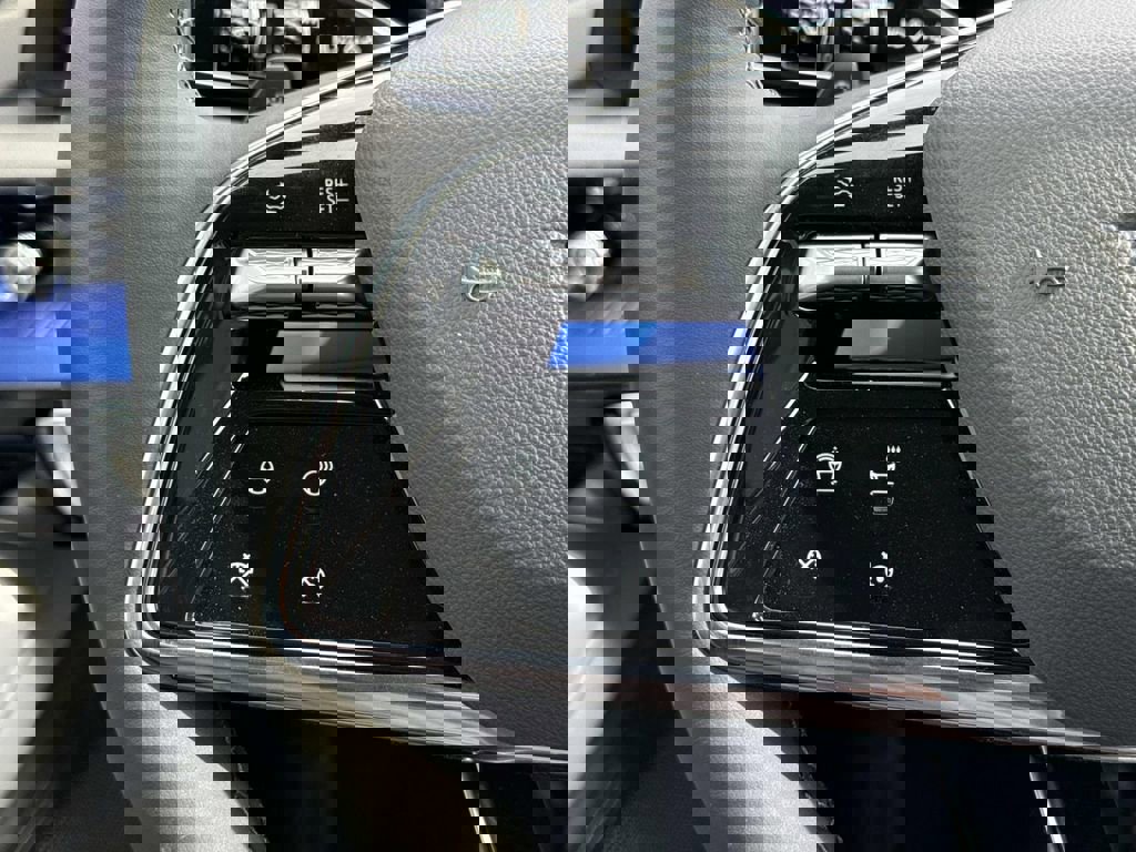 New 2026 Cadillac Optiq Luxury 2 w/ LPO, Floor Liner Package image 15