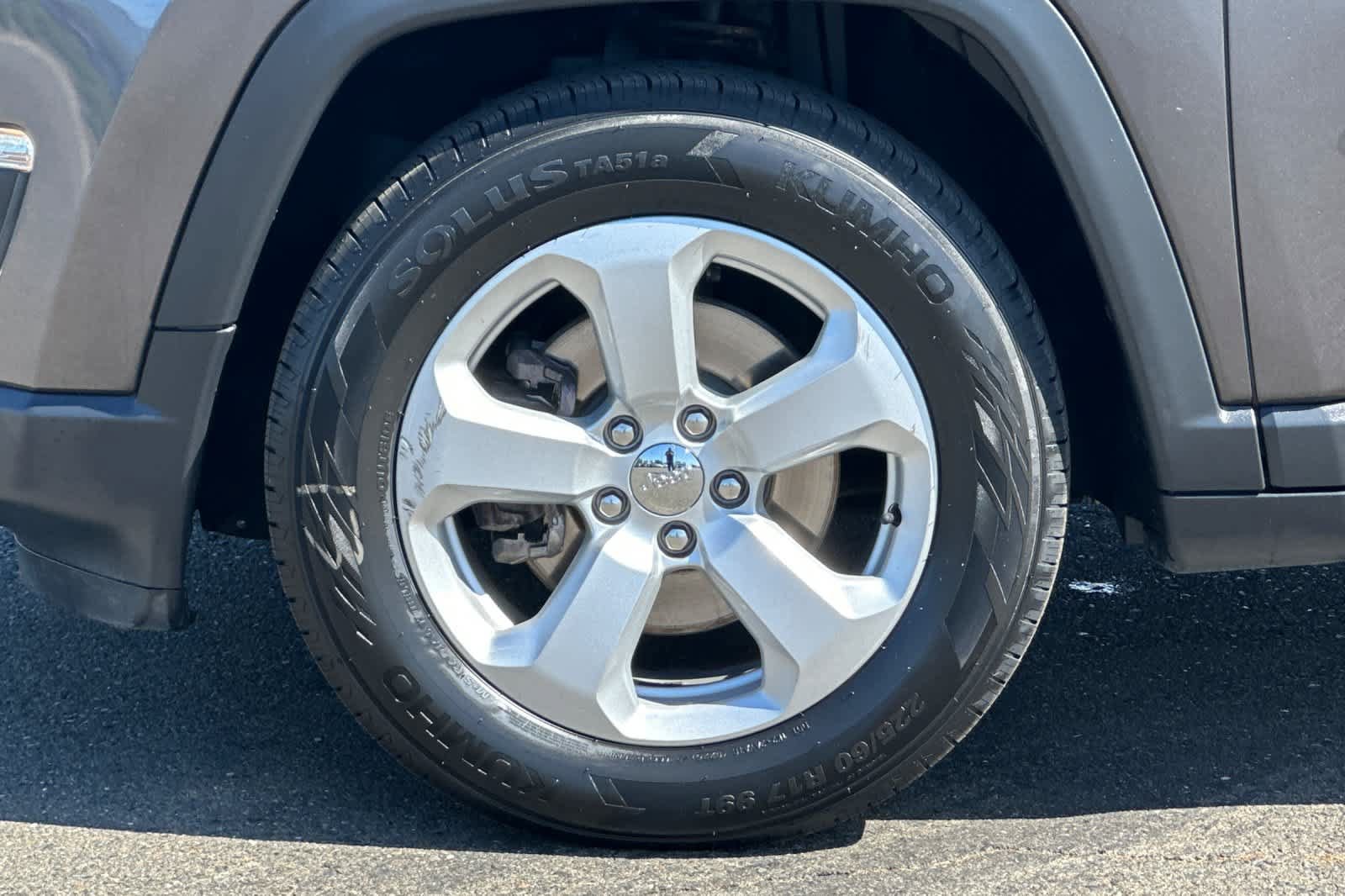Used 2018 Jeep Compass Latitude w/ Popular Equipment Group FWD image 31