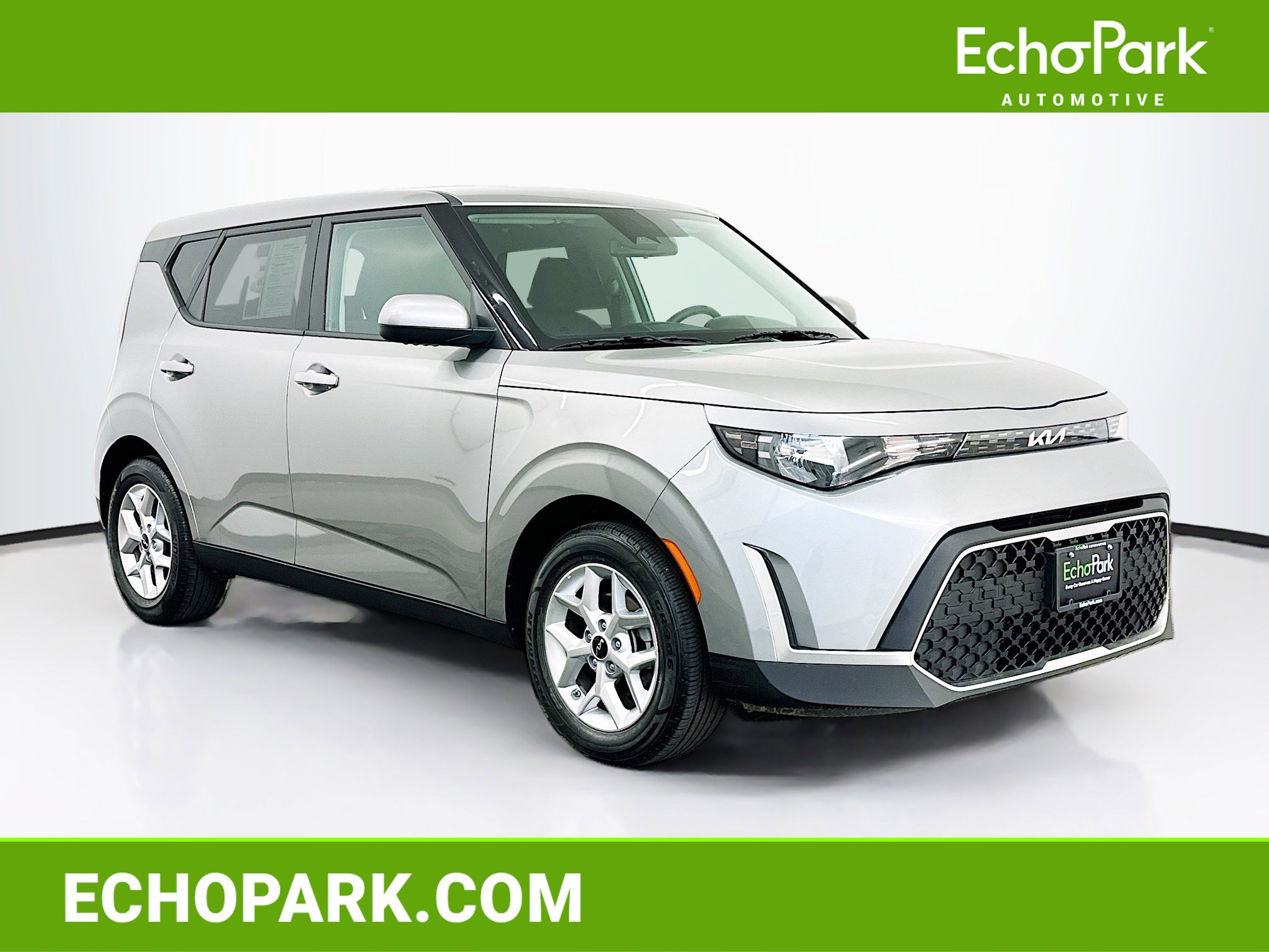 Used 2025 Kia Soul LX w/ LX Technology Package FWD image 1