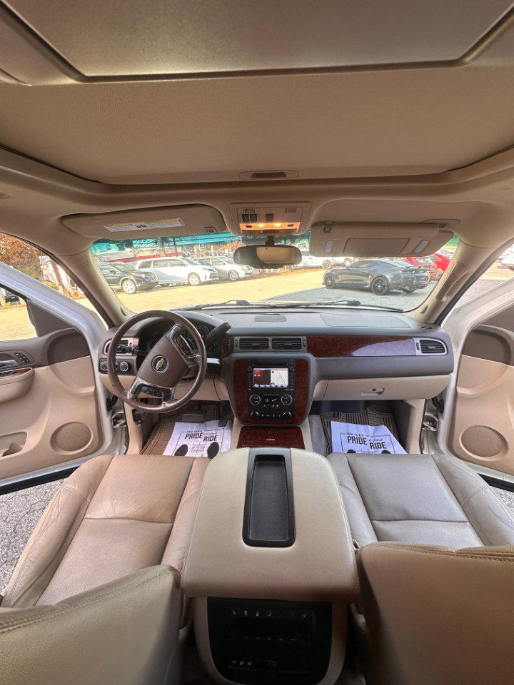 Used 2012 Chevrolet Suburban LTZ image 14