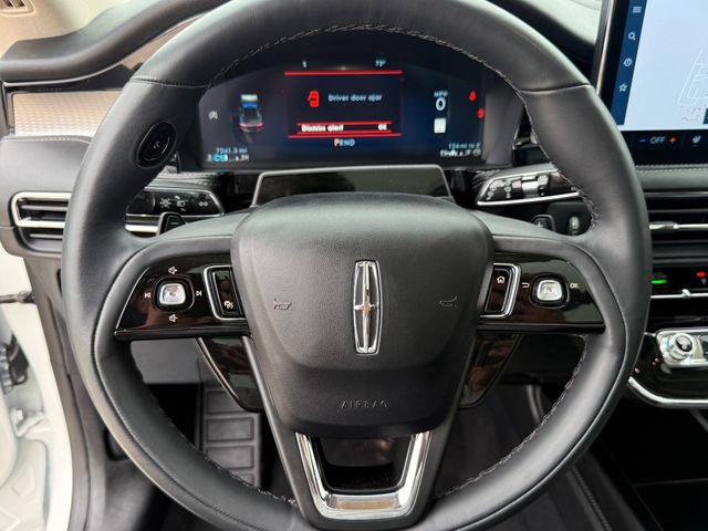 Used 2023 Lincoln Corsair Reserve w/ Equipment Group 202A AWD/4WD image 16
