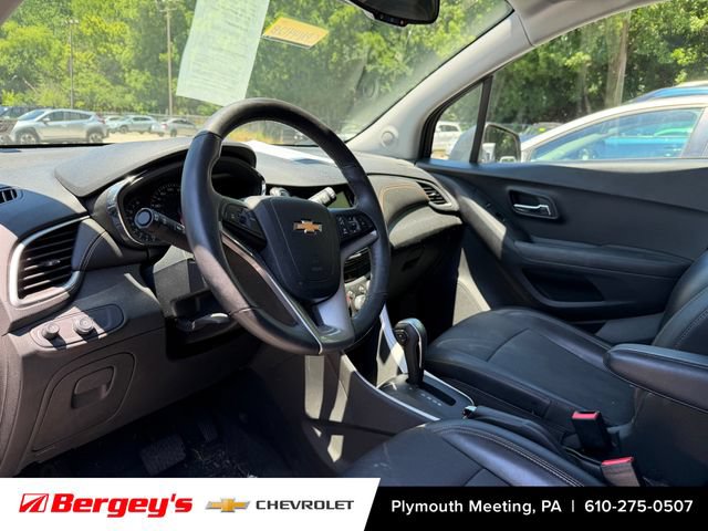 Certified 2017 Chevrolet Trax LT w/ LT Convenience Package AWD/4WD image 3