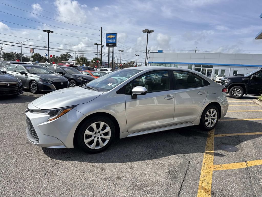 Used 2024 Toyota Corolla LE image 4