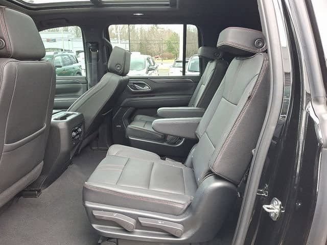 Used 2023 Chevrolet Suburban RST w/ Sport Performance Package AWD/4WD image 10