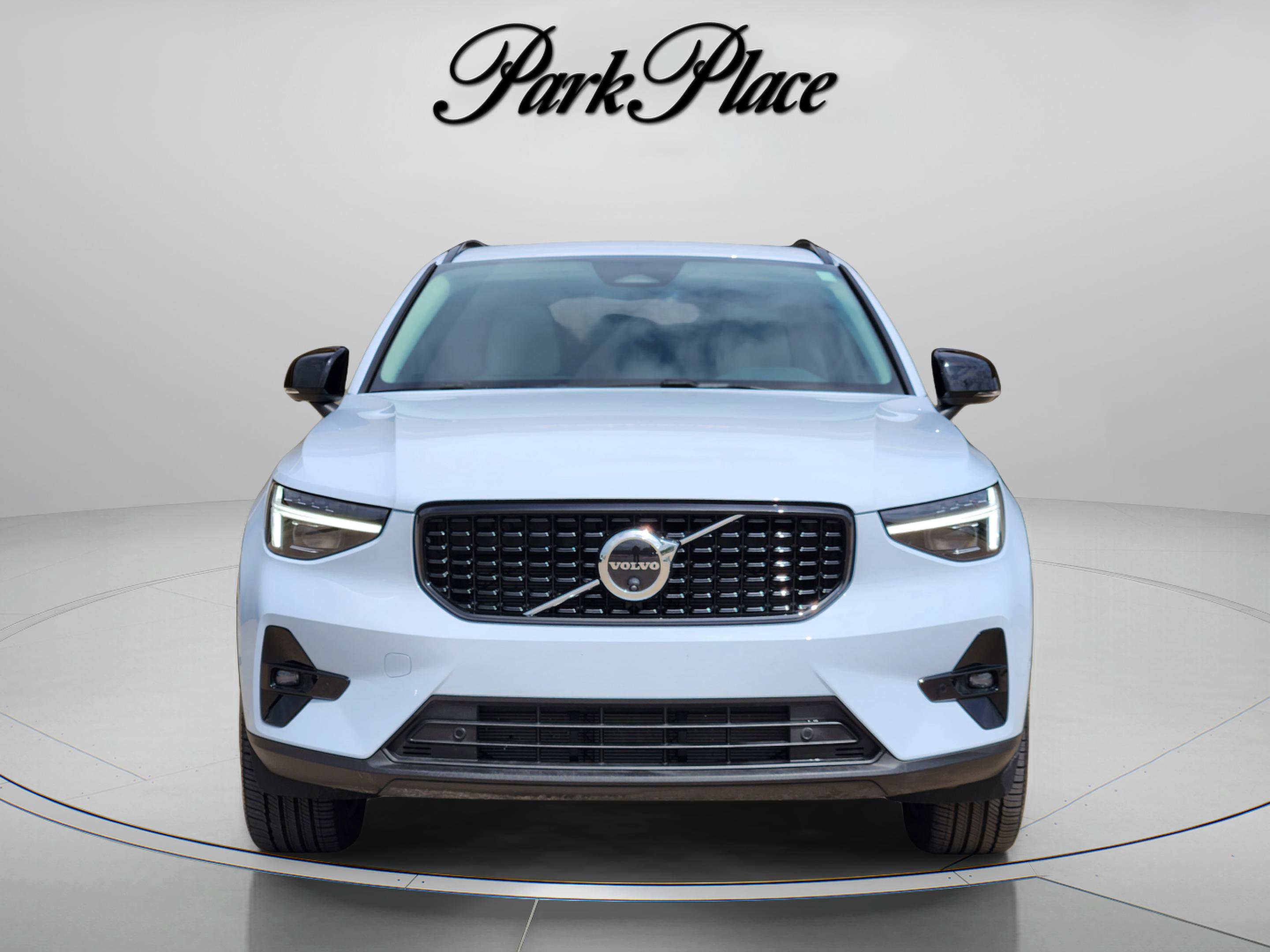 Used 2026 Volvo XC40 B5 Plus w/ Protection Package Premier AWD/4WD image 9