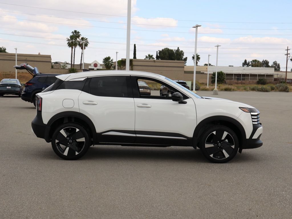 New 2026 Nissan Kicks SR FWD image 3