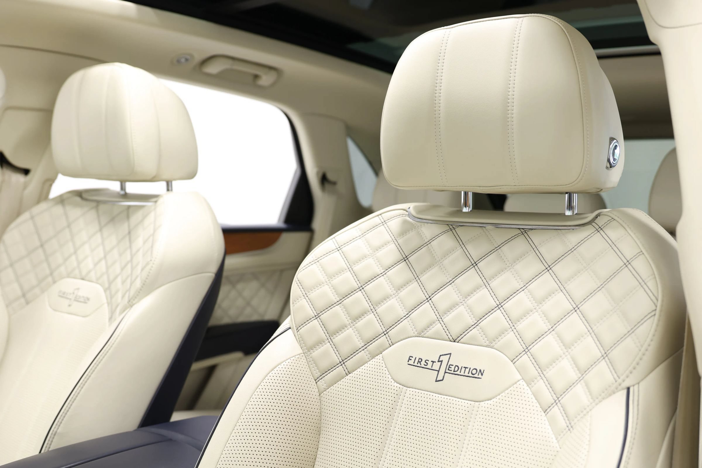 Used 2021 Bentley Bentayga w/ First Edition Specification AWD/4WD image 20