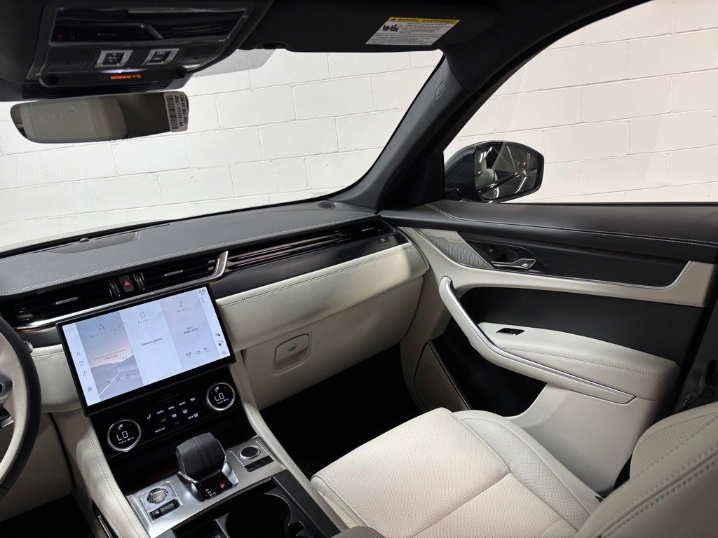 New 2026 Jaguar F-PACE R-Dynamic S image 36