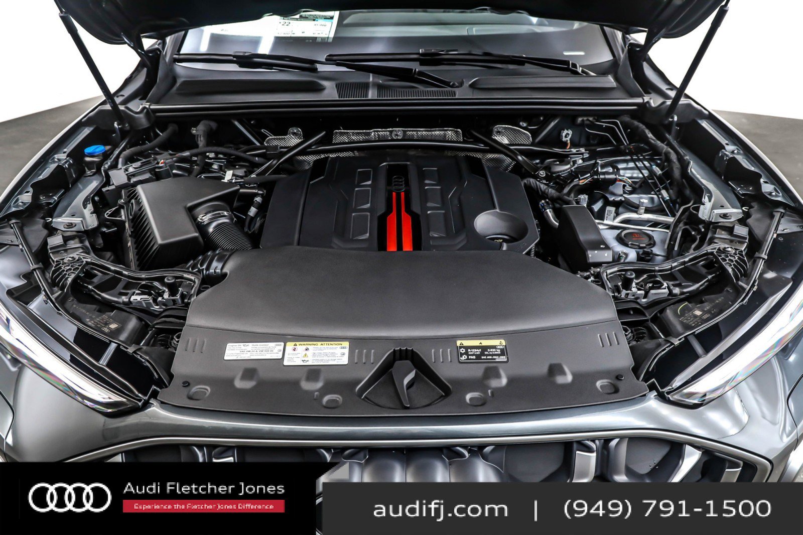 New 2025 Audi SQ5 Prestige image 11