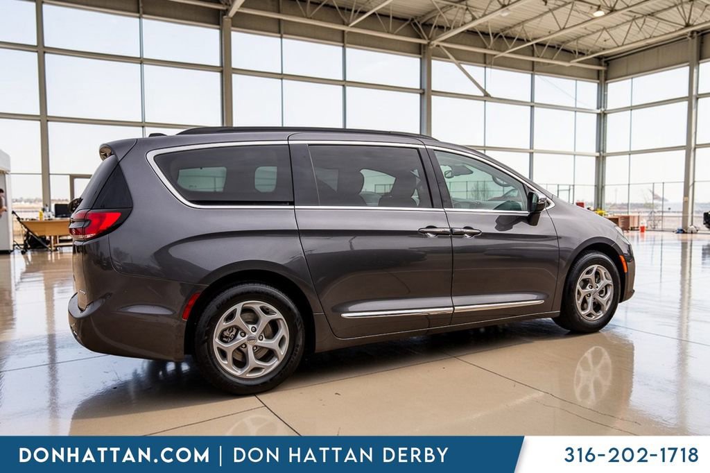 Used 2023 Chrysler Pacifica Limited image 71