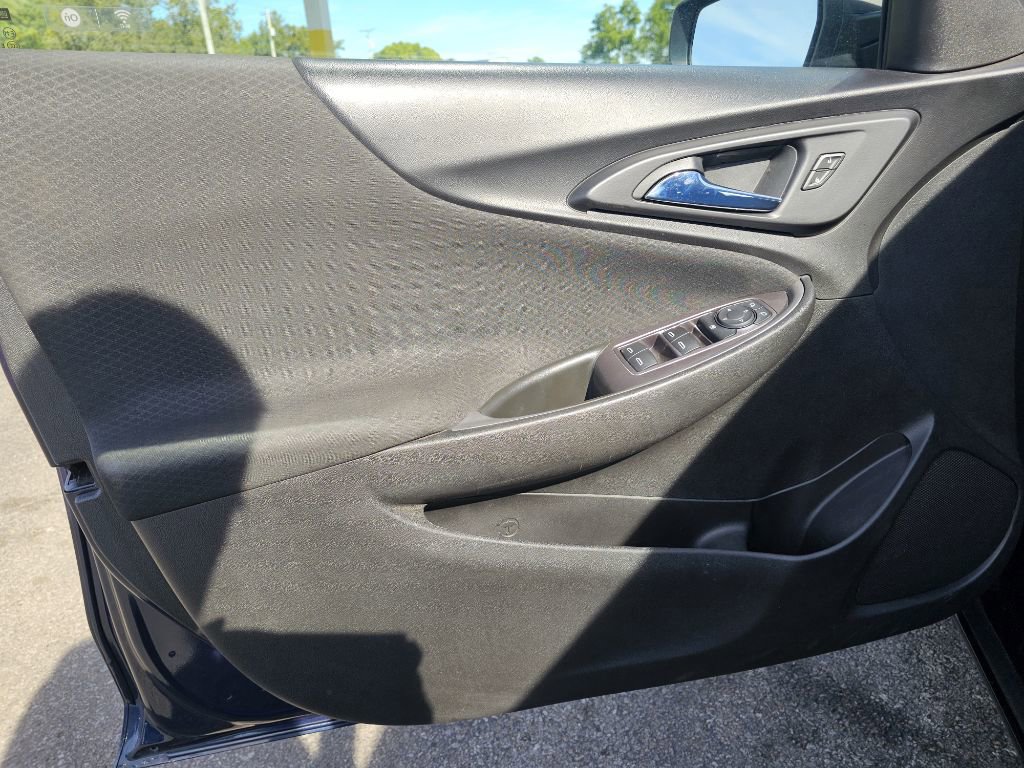 Used 2018 Chevrolet Malibu LS image 25