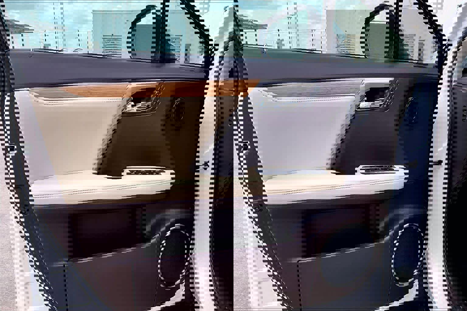 Used 2020 Lexus RX 350L FWD w/ Premium Package image 19