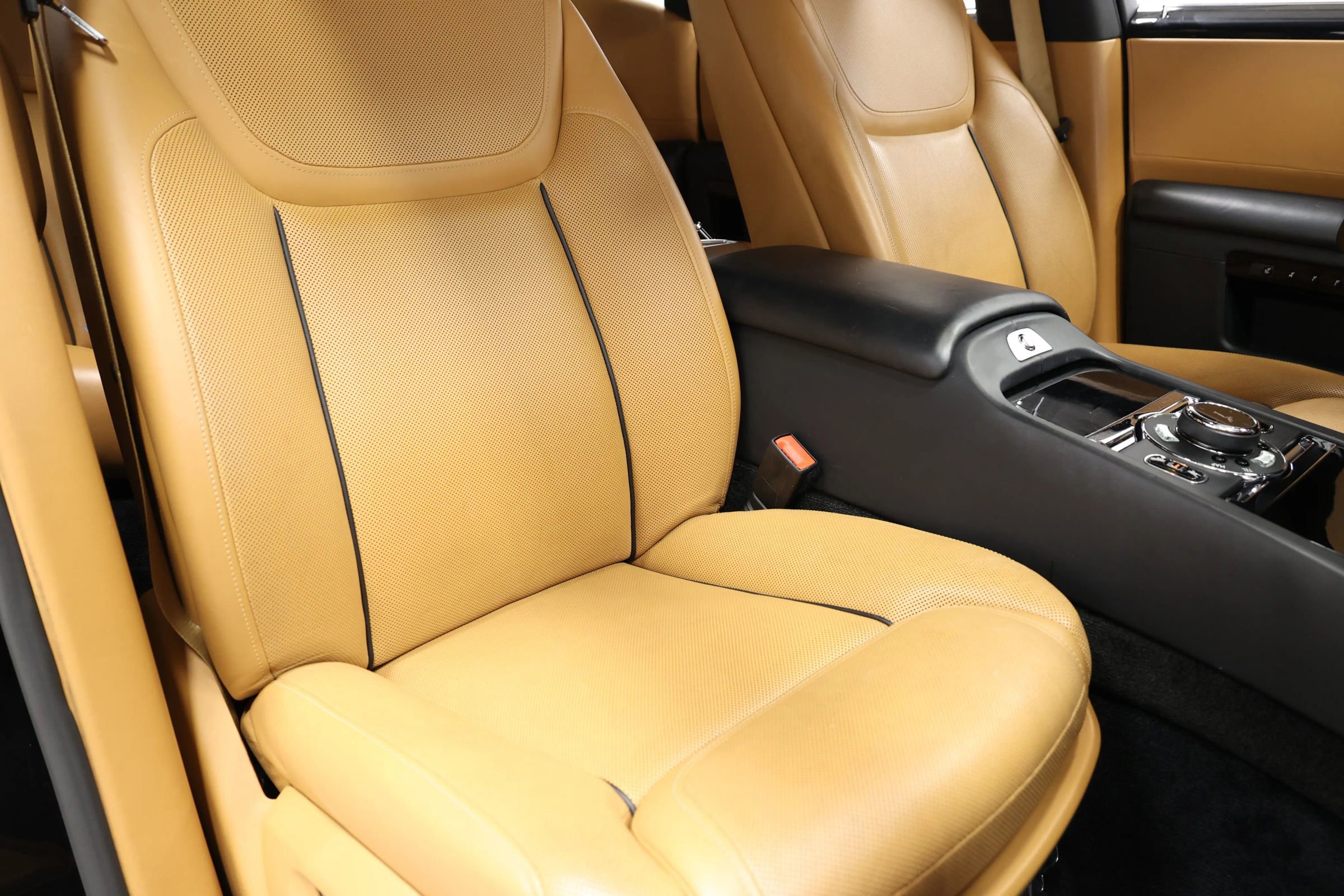 Used 2017 Rolls-Royce Ghost image 92