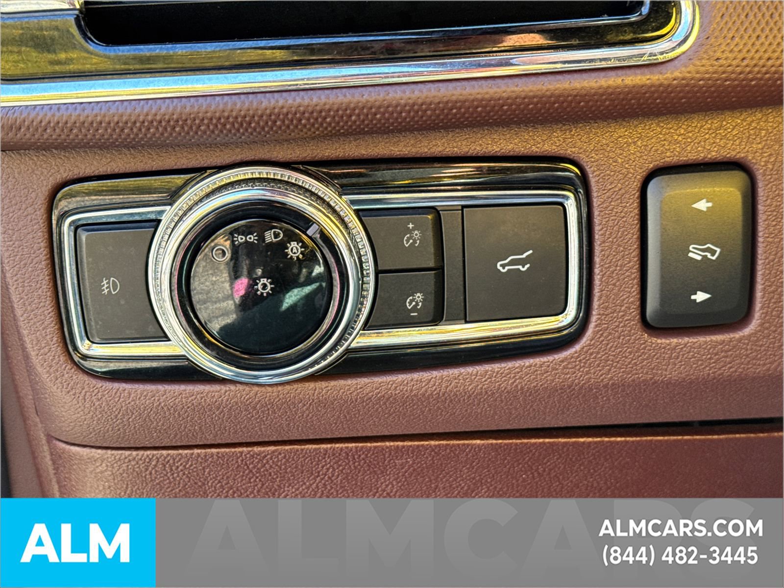 Used 2021 Lincoln Navigator Black Label w/ Cargo Convenience Package image 43