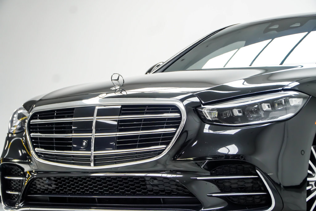 Used 2023 Mercedes-Benz S 500 4MATIC w/ AMG Line image 2