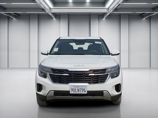 Certified 2026 Kia Seltos LX AWD/4WD image 2