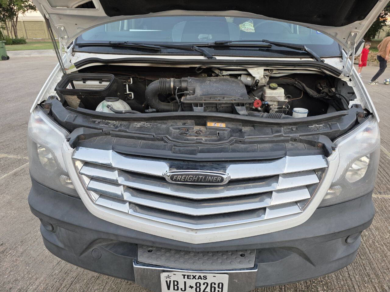 Used 2014 Freightliner Sprinter 2500 image 25