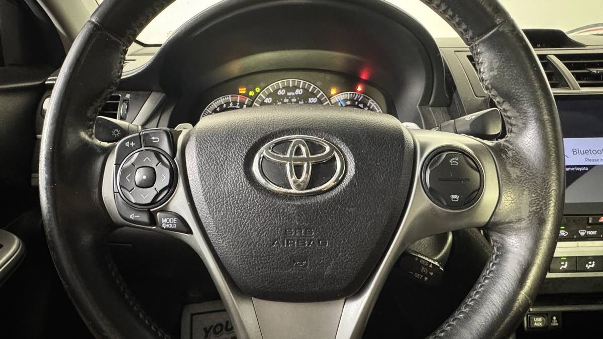 Used 2014 Toyota Camry SE FWD image 16