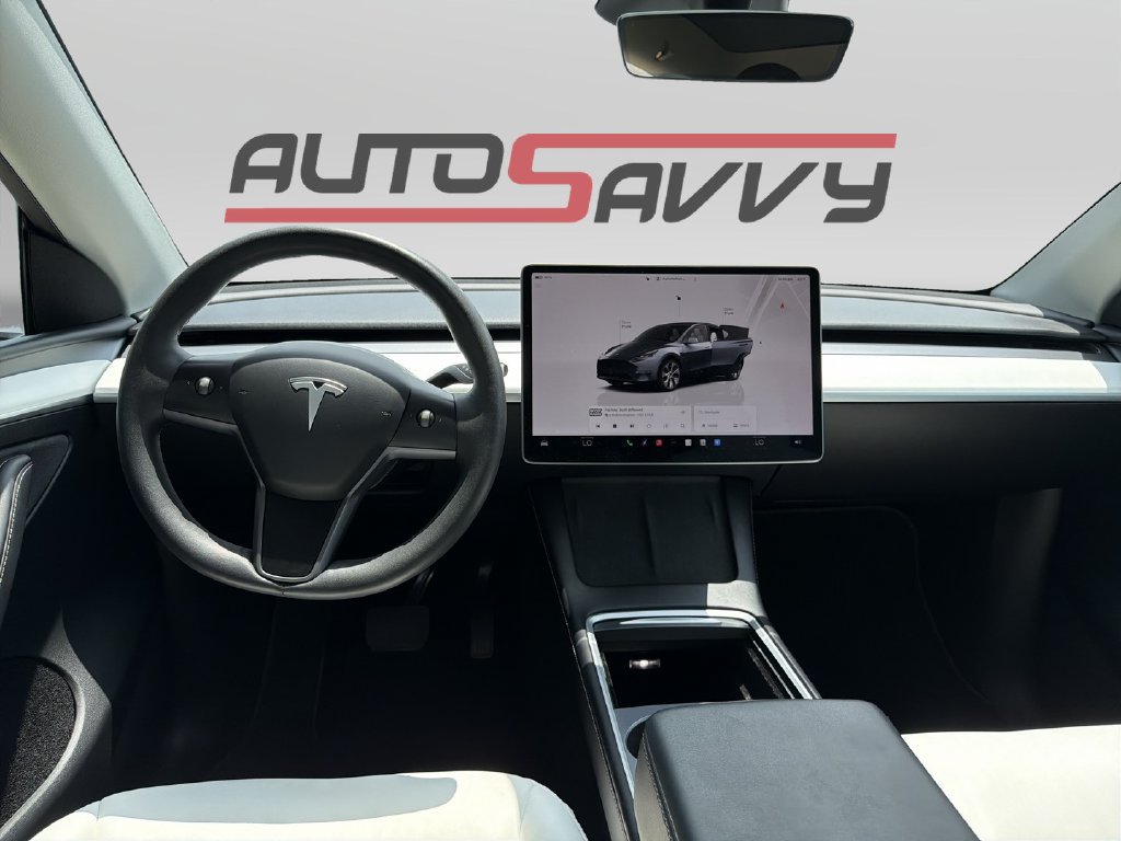 Used 2023 Tesla Model Y 2WD image 17