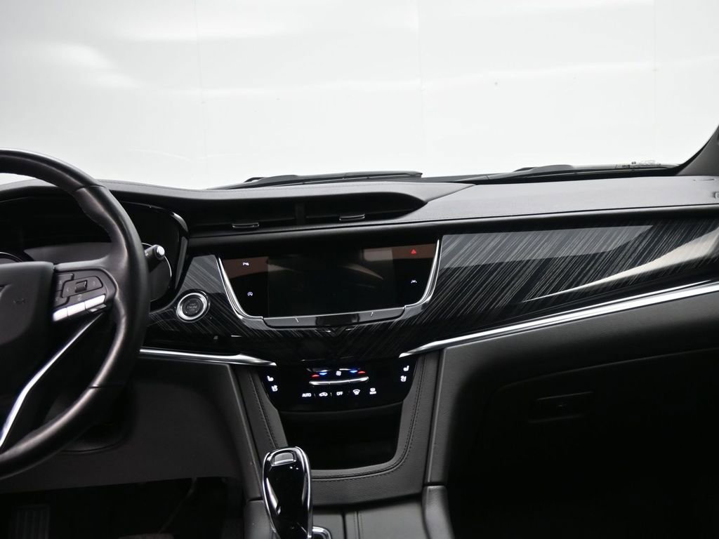 Certified 2025 Cadillac XT6 Premium Luxury image 12