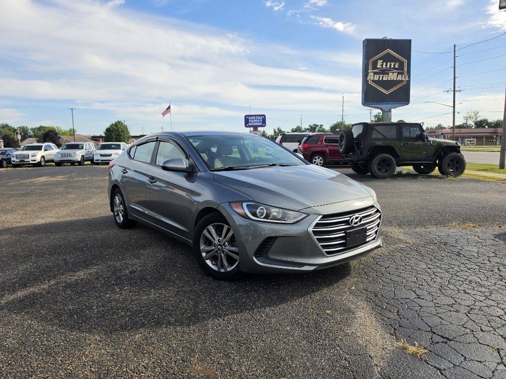 Used 2018 Hyundai Elantra SEL w/ Winter Weather Package FWD image 1