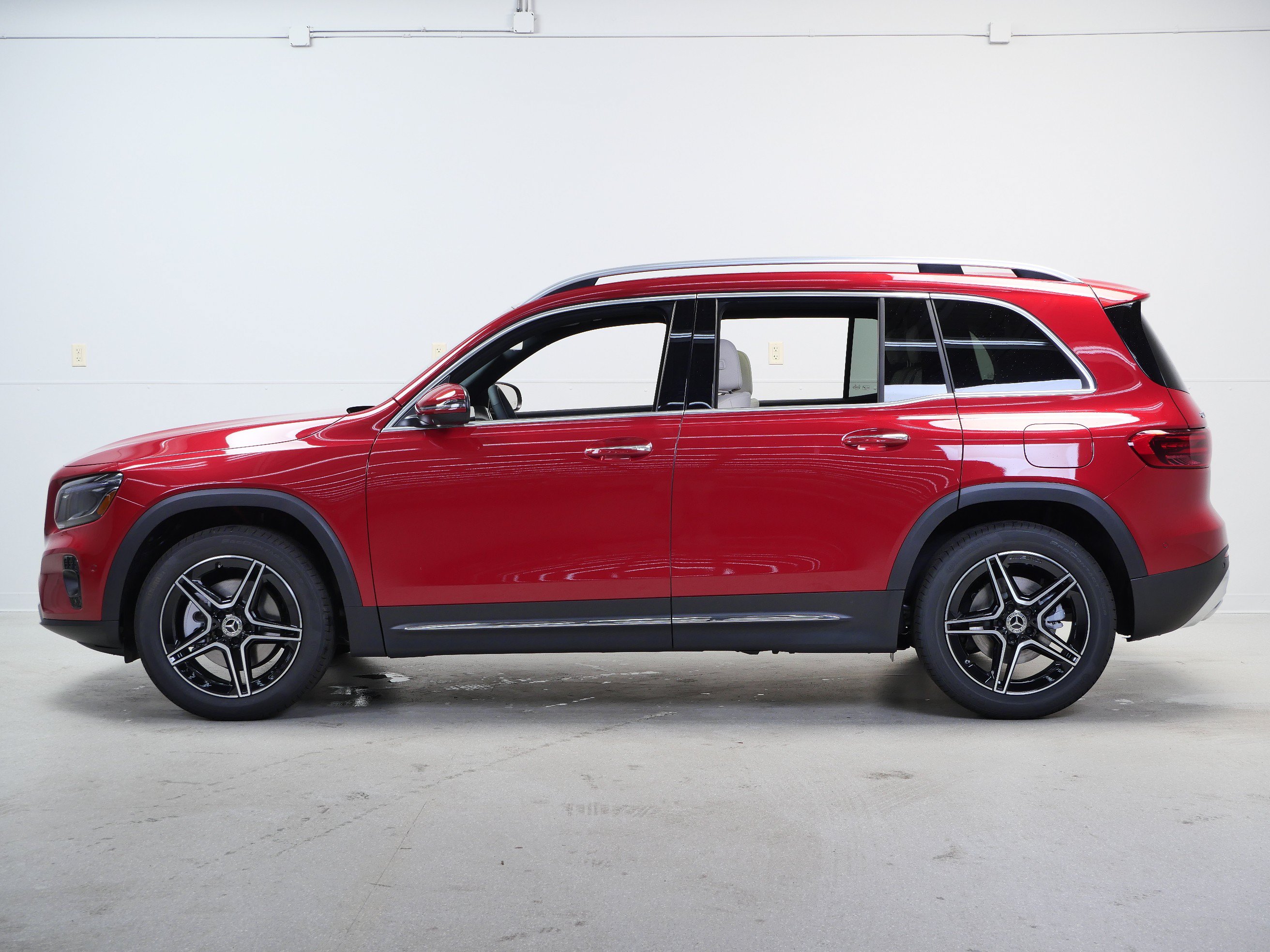 New 2026 Mercedes-Benz GLB 250 4MATIC image 5