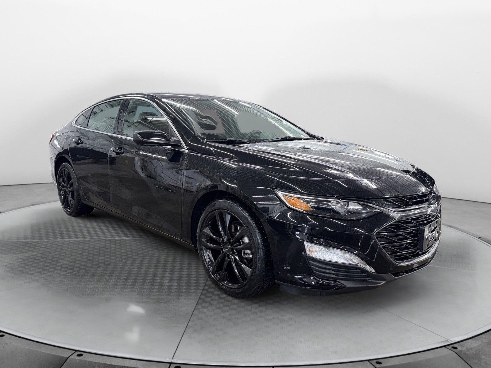 Used 2024 Chevrolet Malibu LT w/ Midnight Edition FWD image 4