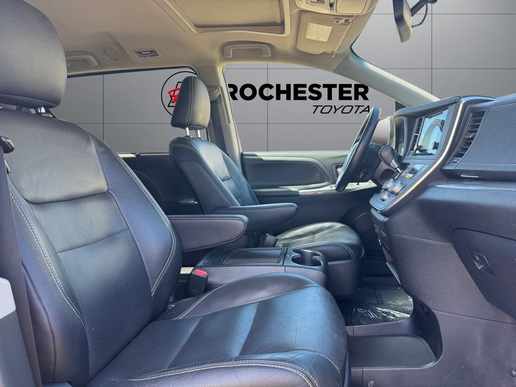 Used 2015 Toyota Sienna SE FWD image 17