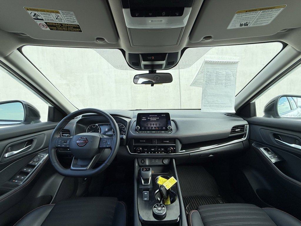 Used 2025 Nissan Rogue SV image 6