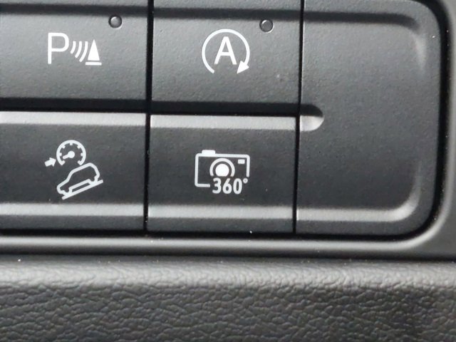 Used 2024 Chevrolet Suburban High Country image 5