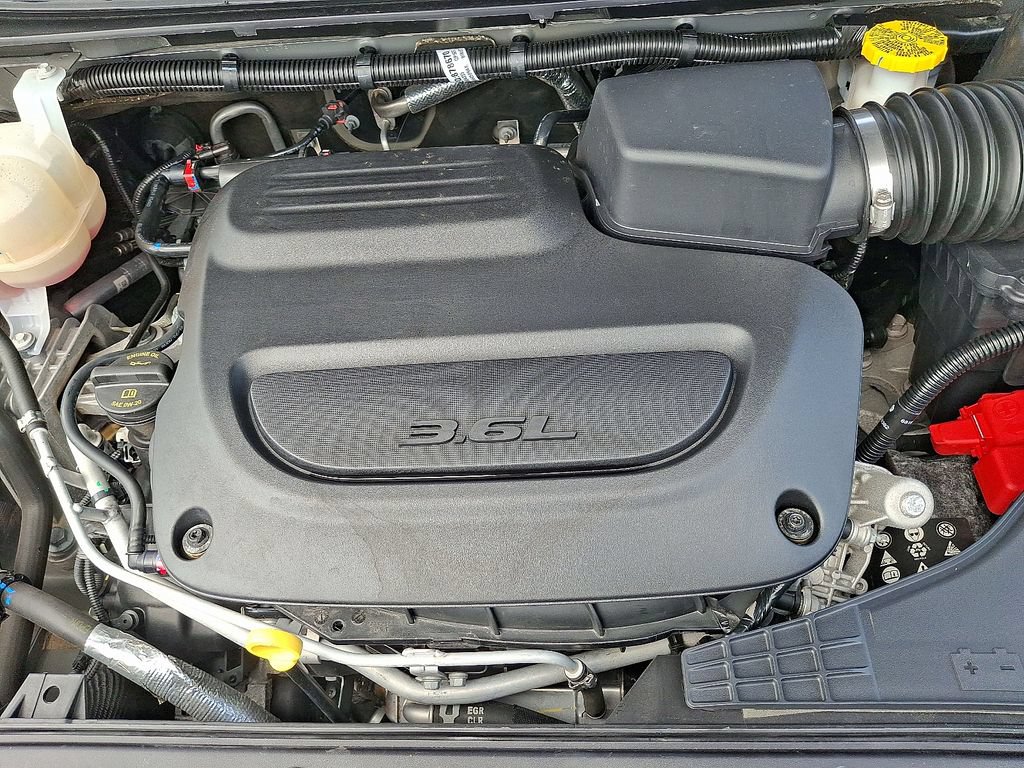 Used 2025 Chrysler Pacifica Select FWD image 25
