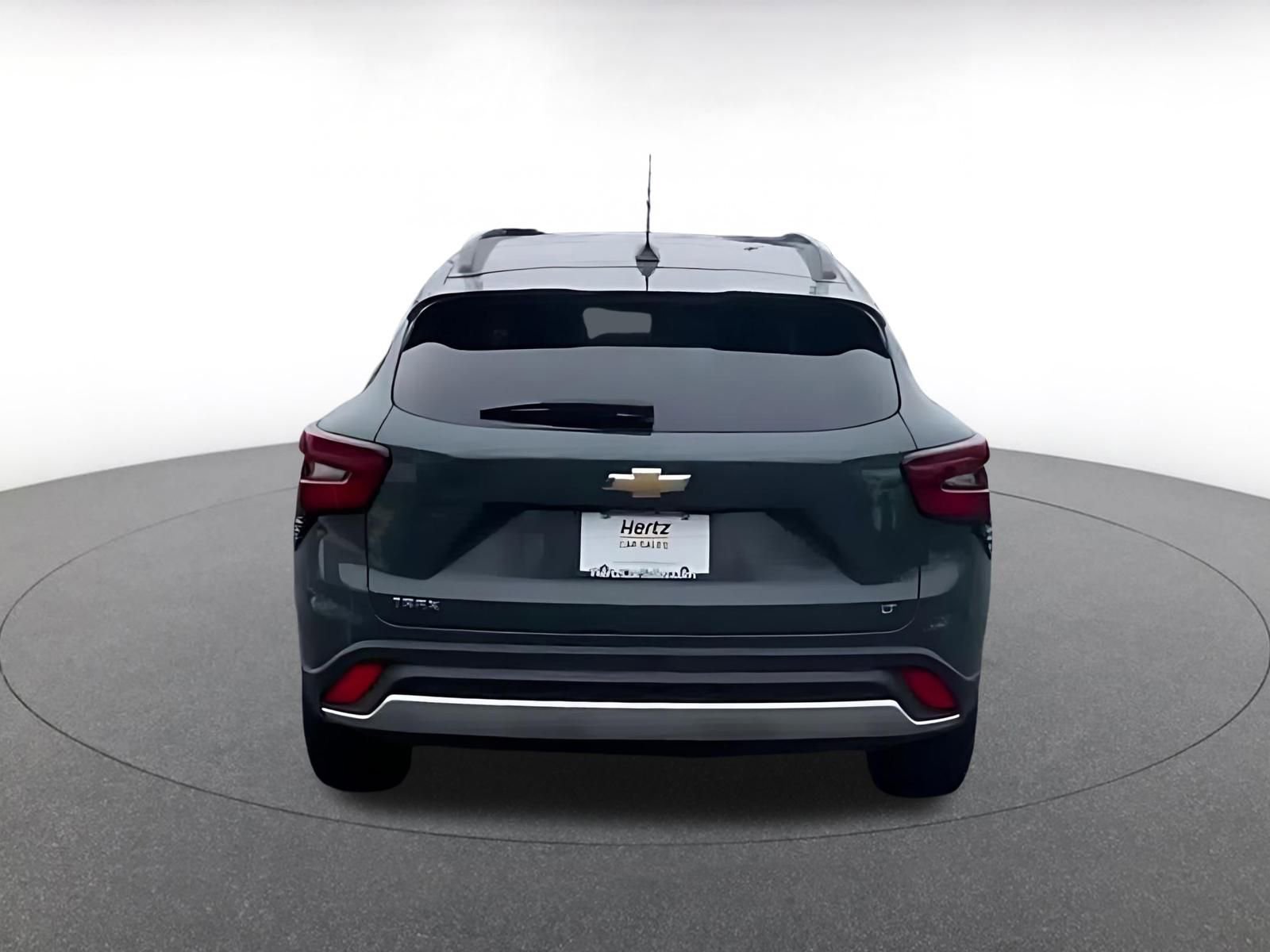 Used 2025 Chevrolet Trax LT w/ LT Convenience Package image 12