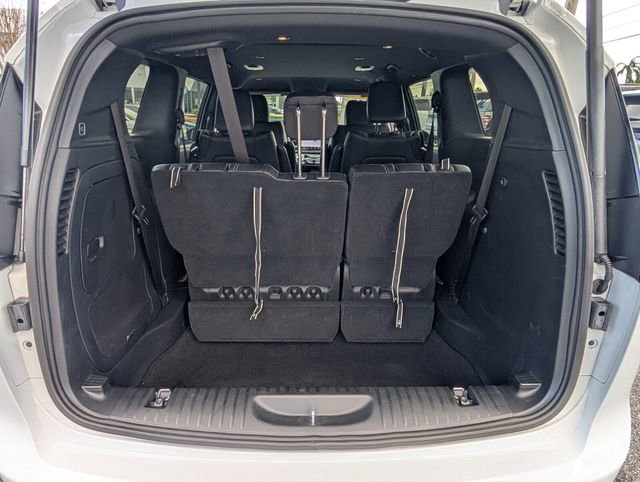 Used 2025 Chrysler Pacifica Select FWD image 10