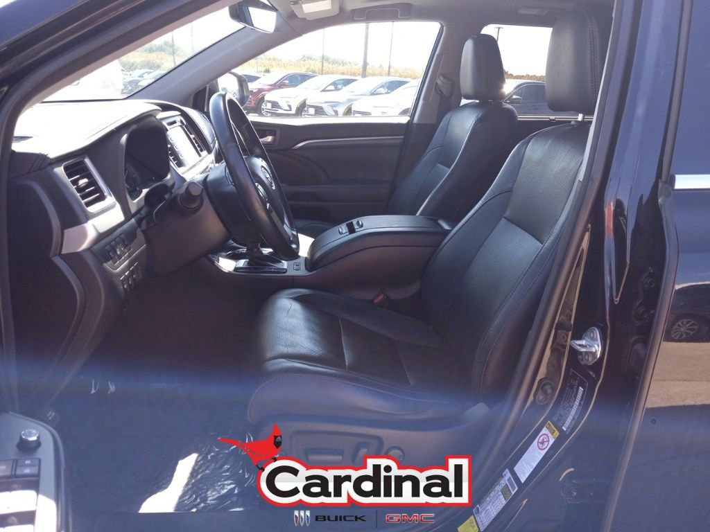 Used 2017 Toyota Highlander Limited Platinum w/ Carpet Mat Package image 20