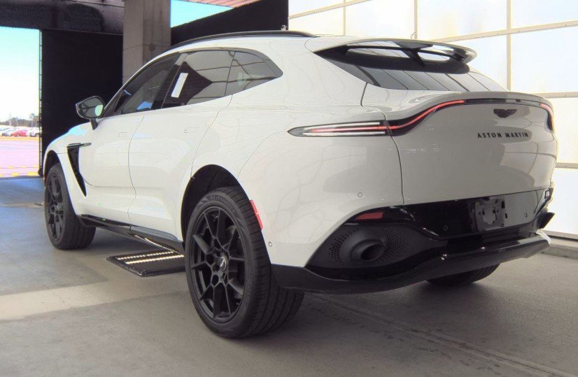 Used 2021 Aston Martin DBX image 3