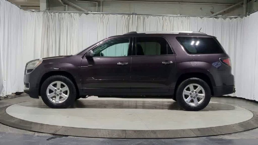 Used 2015 GMC Acadia SLE image 6