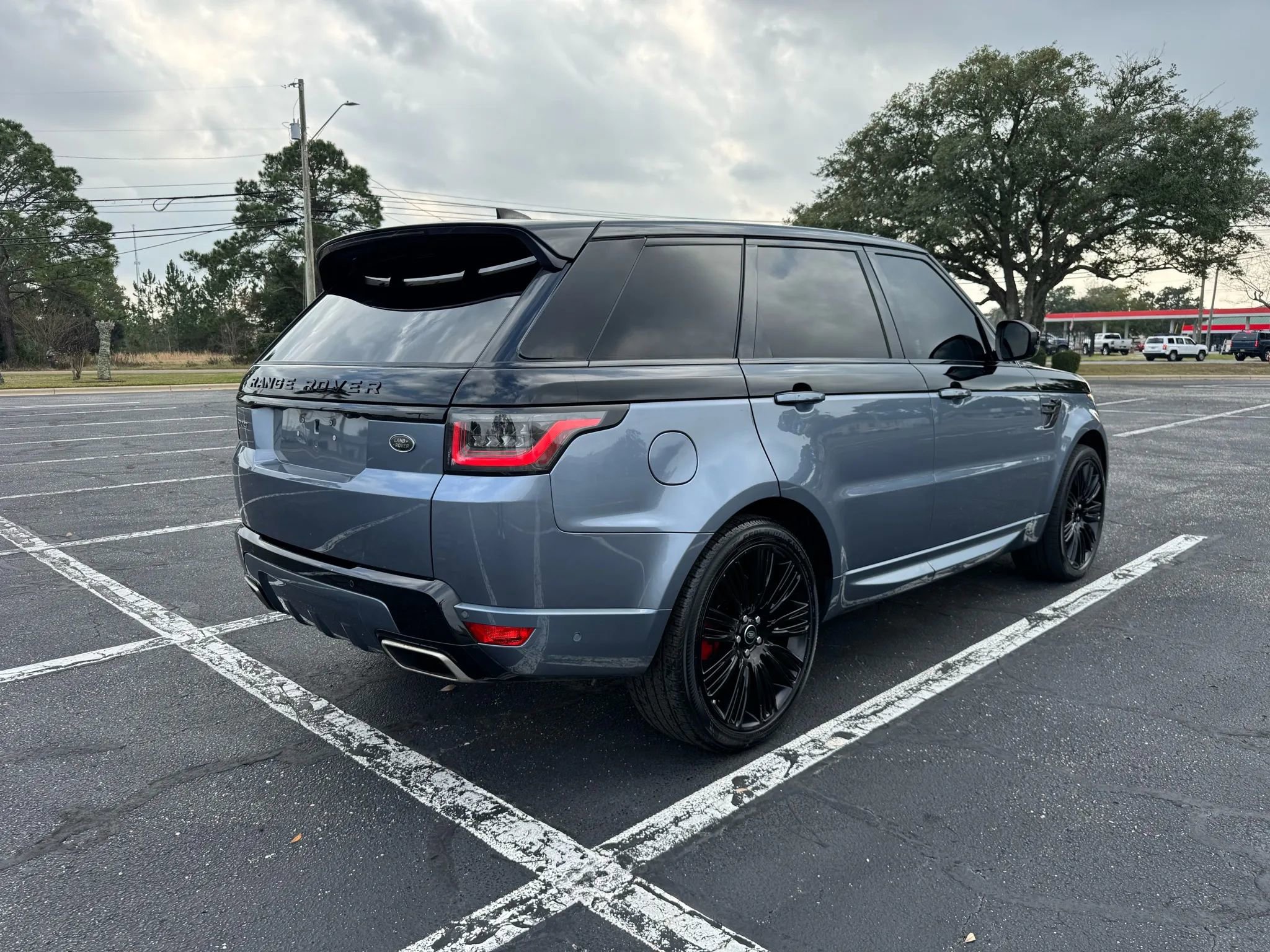 Used 2019 Land Rover Range Rover Sport HSE Dynamic AWD/4WD image 6