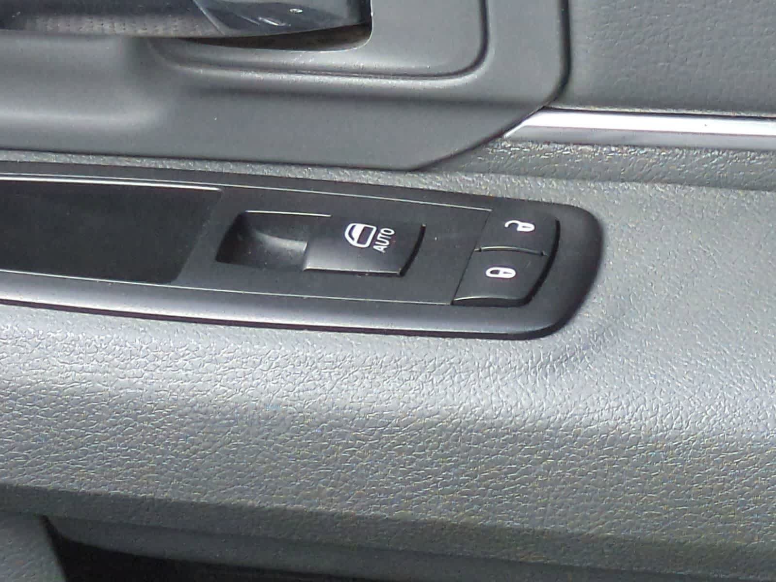 Used 2014 RAM 2500 SLT AWD/4WD image 28