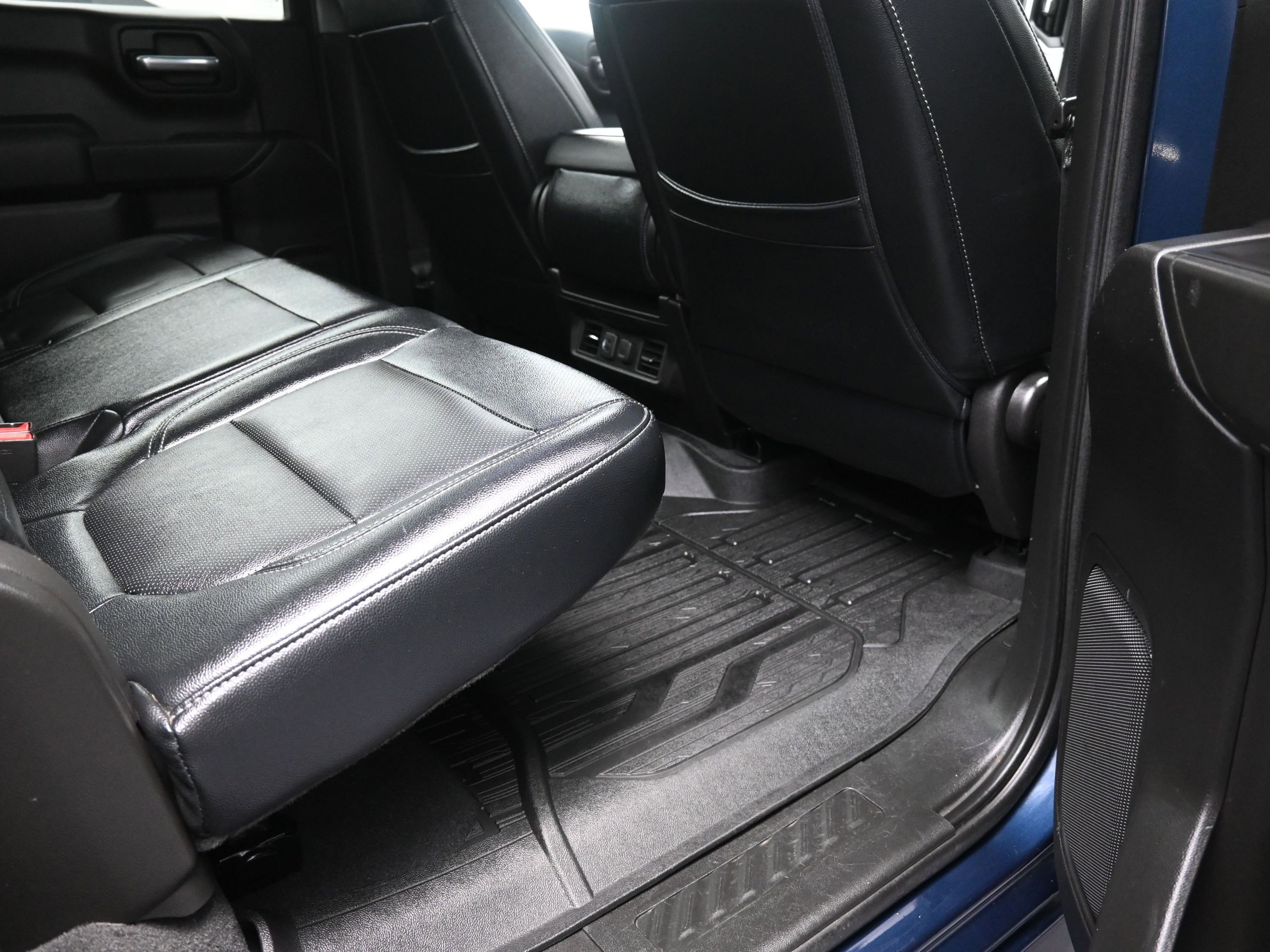 Used 2020 Chevrolet Silverado 1500 LT w/ Convenience Package image 21