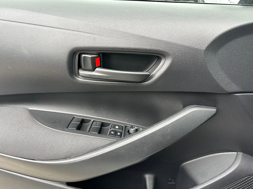 Used 2022 Toyota Corolla LE image 48