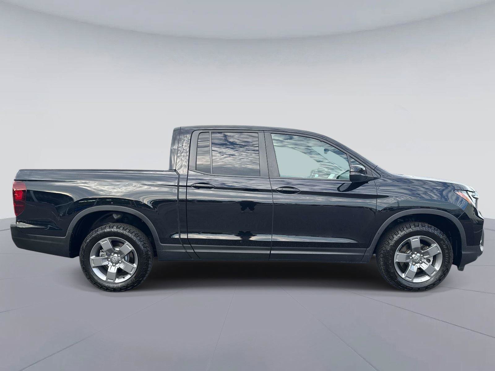 Certified 2025 Honda Ridgeline TrailSport image 2