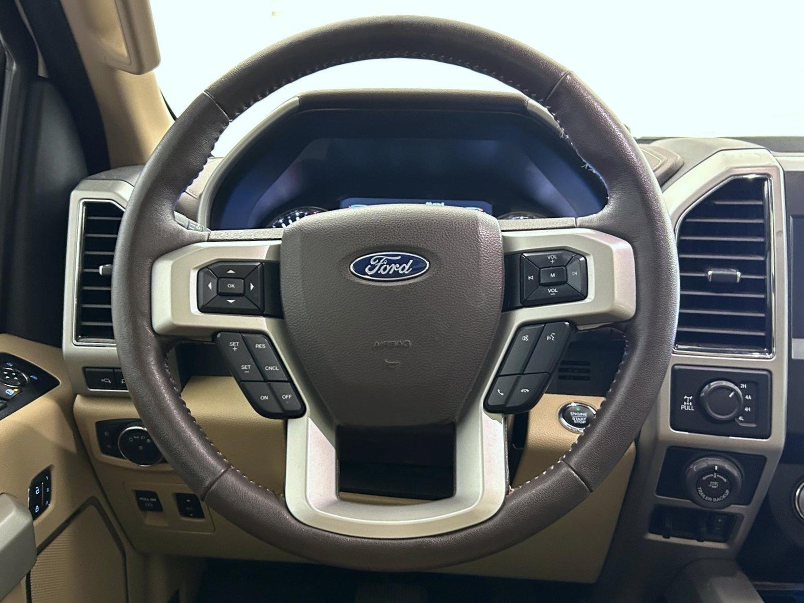 Used 2019 Ford F150 Lariat w/ Equipment Group 502A Luxury AWD/4WD image 12