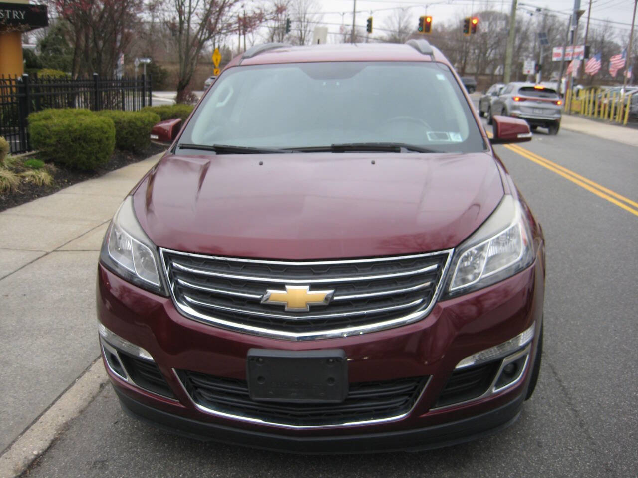 Used 2016 Chevrolet Traverse LT w/ Style and Technology Package image 2