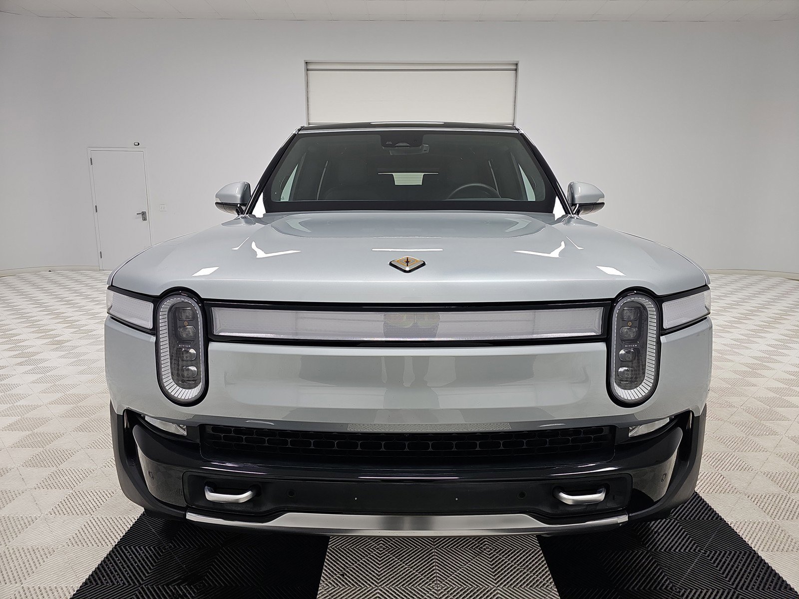 Used 2024 Rivian R1S Adventure image 8