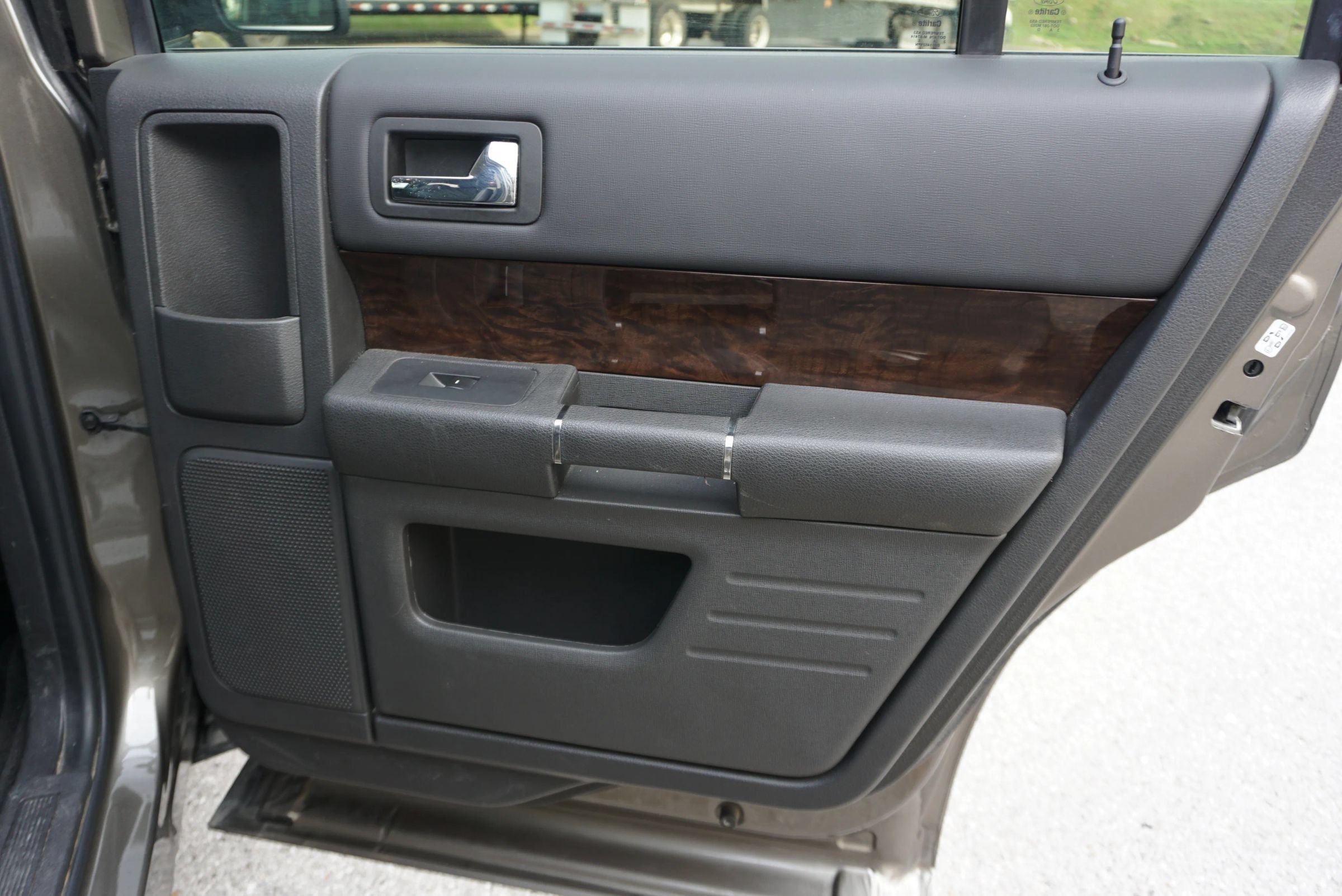 Used 2014 Ford Flex Limited w/ Equipment Group 301A FWD image 19