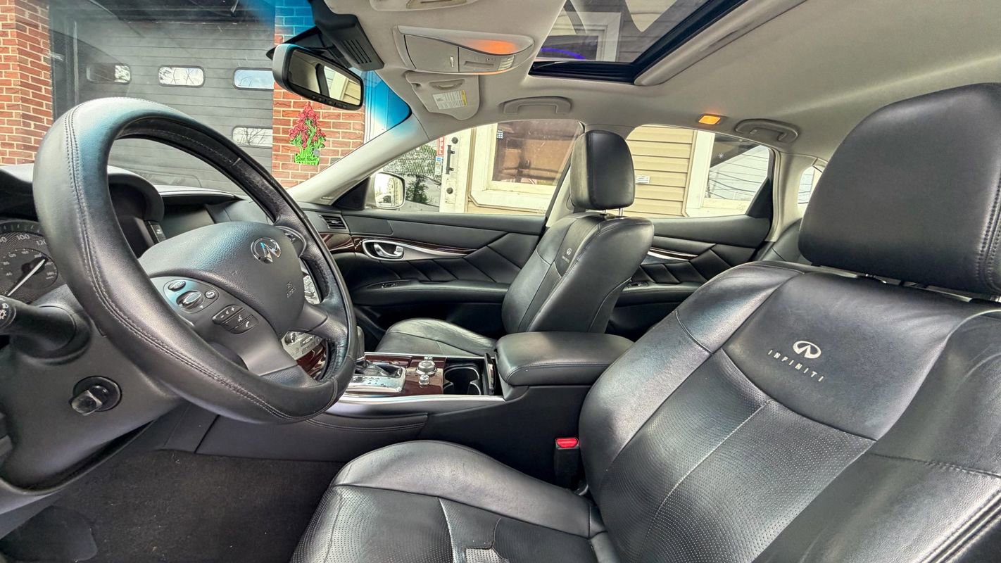 Used 2013 INFINITI M37 w/ Premium Pkg RWD image 9