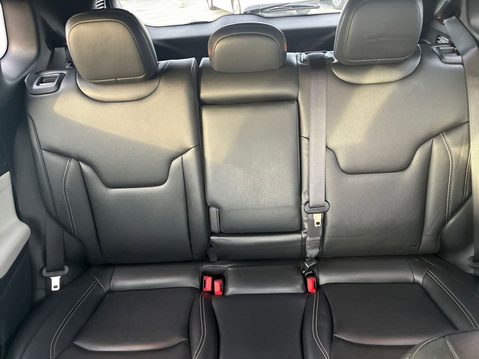 Used 2025 Jeep Compass Limited image 39