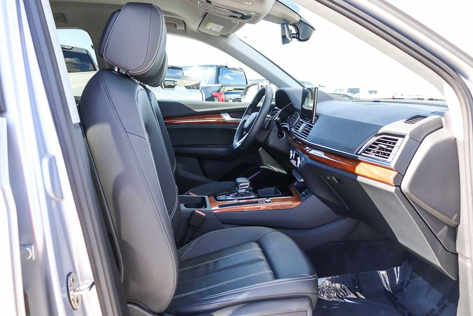 Used 2023 Audi Q5 2.0T Premium w/ Convenience Package image 23