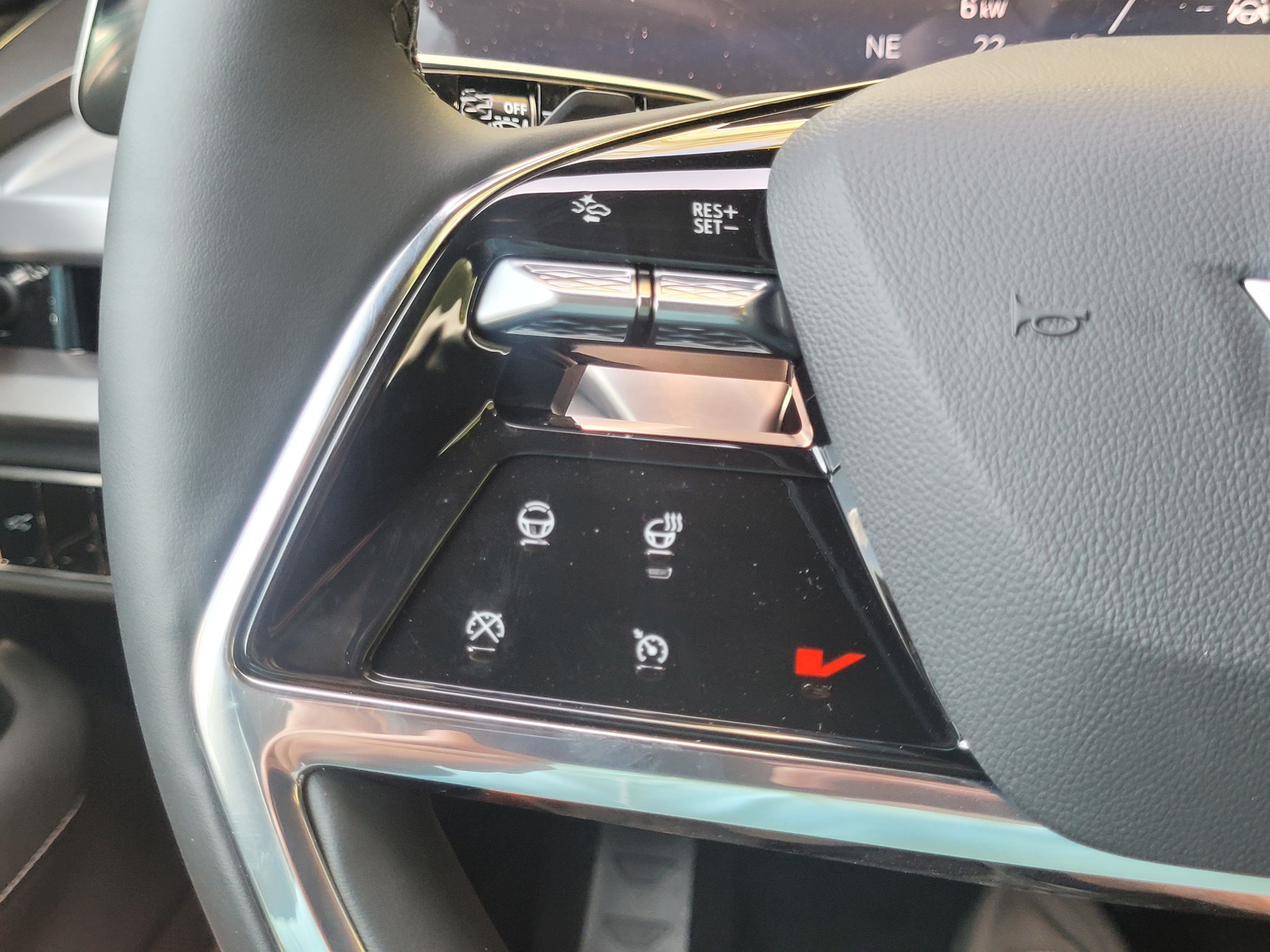 New 2027 Cadillac Vistiq Sport w/ LPO, Floor Liner Package AWD/4WD image 17