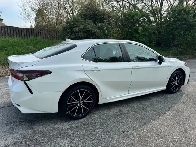 Used 2024 Toyota Camry SE FWD image 5